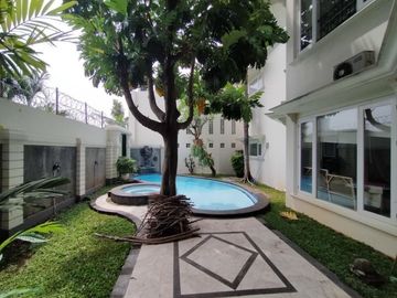 Town House di Cilandak dgn Kolam Renang & Unit Bagus Kondisi Semi Furnished HSE-A0523