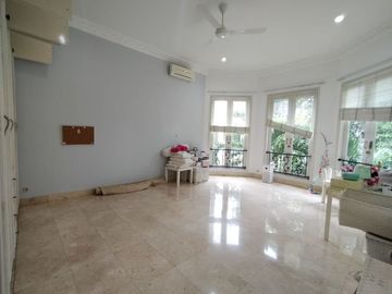 Town House di Cilandak dgn Kolam Renang & Unit Bagus Kondisi Semi Furnished HSE-A0523
