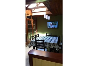 Chalet cinco ambientes.