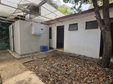 Casa en venta de 5 dorm. en Vitacura
