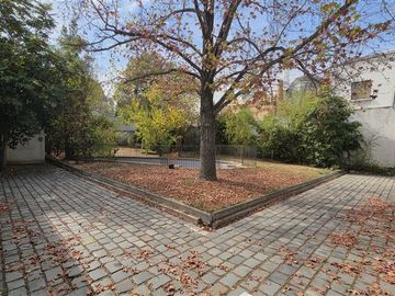 Casa en venta de 5 dorm. en Vitacura