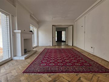 Casa en venta de 5 dorm. en Vitacura
