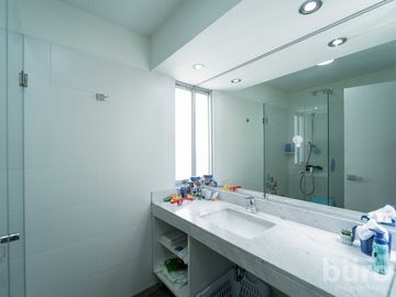 HERMOSO DUPLEX 4 DORMITORIOS EN VENTA FRENTE AL MAR EN MALECON