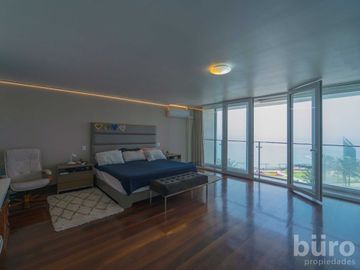 HERMOSO DUPLEX 4 DORMITORIOS EN VENTA FRENTE AL MAR EN MALECON