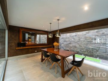 HERMOSO DUPLEX 4 DORMITORIOS EN VENTA FRENTE AL MAR EN MALECON
