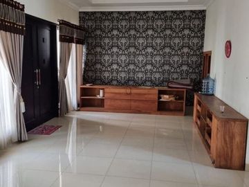 Rumah Cantik di Cluster Taman Cemara Harapan Indah Bekasi