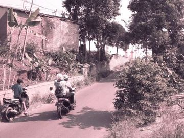 226 M2 Tanah 2 Muka Jalan Untuk Usaha di Ngamprah, Bandung Barat