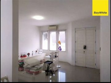 Dijual Rumah Lokasi Strategis di Jl. Nginden Intan Timur, Surabaya