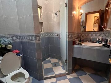 SE VENDE CASA EN Avenida José María Pino Suárez 210, Central Autobuses, Nuevo Centro de Monterrey, Monterrey, Nuevo León, 64018, MEX
