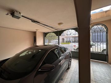 SE VENDE CASA EN Avenida José María Pino Suárez 210, Central Autobuses, Nuevo Centro de Monterrey, Monterrey, Nuevo León, 64018, MEX