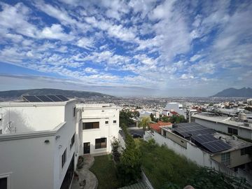 SE VENDE CASA EN Avenida José María Pino Suárez 210, Central Autobuses, Nuevo Centro de Monterrey, Monterrey, Nuevo León, 64018, MEX
