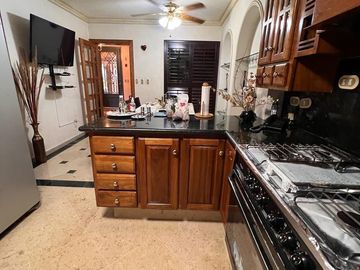 SE VENDE CASA EN Avenida José María Pino Suárez 210, Central Autobuses, Nuevo Centro de Monterrey, Monterrey, Nuevo León, 64018, MEX