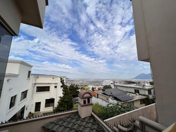 SE VENDE CASA EN Avenida José María Pino Suárez 210, Central Autobuses, Nuevo Centro de Monterrey, Monterrey, Nuevo León, 64018, MEX