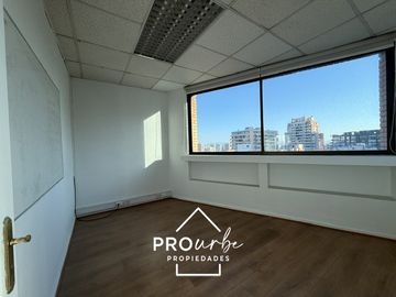 Oficina piso completo. 10 estac. Rosario Sur/Metro Manquehue