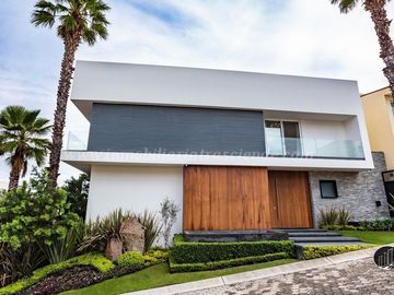 Residencia de Lujo en Venta en Virreyes, Zona Andares, Zapopan, Jal.