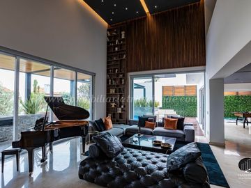 Residencia de Lujo en Venta en Virreyes, Zona Andares, Zapopan, Jal.
