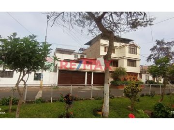 VENDO CASA FRENTE A PARQUE EN SAN JUAN DE MIRAFLORES

En Zona 