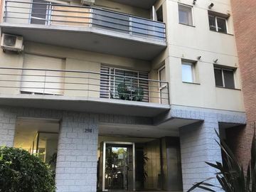 Departamento 4 ambientes con cochera cubierta y baulera - Martinez