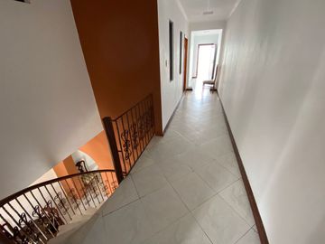 VENDO HERMOSA CASA 2 PLANTAS JUNTO A LA PLAYA DE ATACAMES