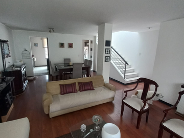 Funcional Casa a la Venta, Sector Condado, 23 de Junio