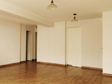 VENTA DE HERMOSO DEPARTAMENTO Y COCHERA EN MAGDALENA,  PISO 11, CUADRA 29 AV. BRASIL