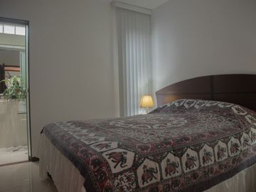 VENDO CASA A UNA CUADRA DE LA PLAYA DE PIMENTEL