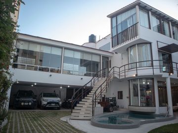 VENDO CASA A UNA CUADRA DE LA PLAYA DE PIMENTEL