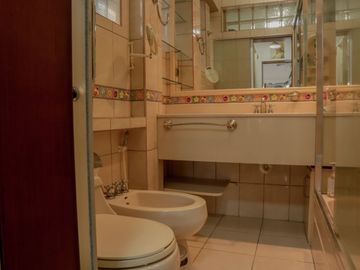 VENDO CASA A UNA CUADRA DE LA PLAYA DE PIMENTEL