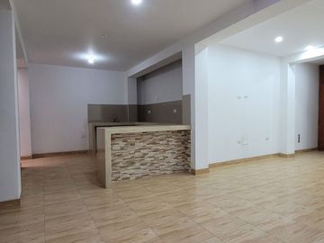 DEPARTAMENTO EN PRIMER PISO EN URBANIZACION LOS SAUCES
