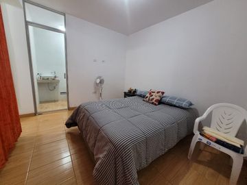 DEPARTAMENTO EN PRIMER PISO EN URBANIZACION LOS SAUCES