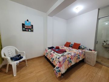 DEPARTAMENTO EN PRIMER PISO EN URBANIZACION LOS SAUCES