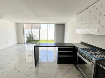 CASA EN VENTA EN COTO NOUVE