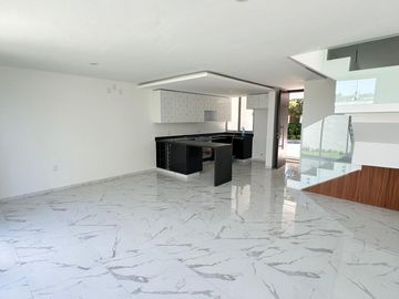CASA EN VENTA EN COTO NOUVE