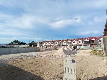 Pre-Selling 2 Storey Townhouse with 2 Bedrooms for sale in Ibabao, Cordova, Cebu