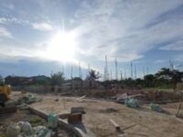 Pre-Selling 2 Storey Townhouse with 2 Bedrooms for sale in Ibabao, Cordova, Cebu