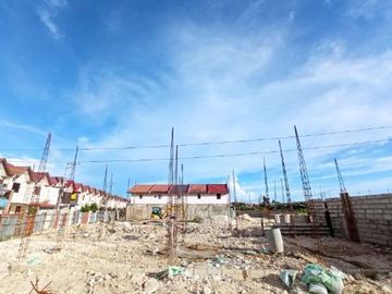 Pre-Selling 2 Storey Townhouse with 2 Bedrooms for sale in Ibabao, Cordova, Cebu