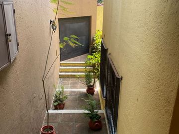VENDO RESIDENCIA COLONIAL MODERNA EN CUERNAVACA, FRACC CON SEGURIDAD TOTAL
