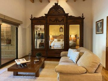 VENDO RESIDENCIA COLONIAL MODERNA EN CUERNAVACA, FRACC CON SEGURIDAD TOTAL