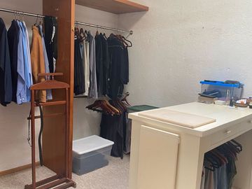VENDO RESIDENCIA COLONIAL MODERNA EN CUERNAVACA, FRACC CON SEGURIDAD TOTAL