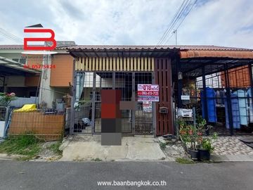 ทาวน์เฮาส์ หมู่บ้าน เอื้ออาทรรังสิต คลอง 7/3 เนื้อที่ 15 ตรว. ถนนลำลูกกาคลอง 7 ต.บึงคำพร้อย อ.ลำลูกกา จ.ปทุมธานี