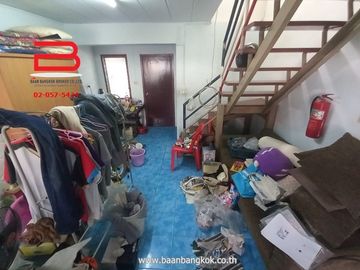 ทาวน์เฮาส์ หมู่บ้าน เอื้ออาทรรังสิต คลอง 7/3 เนื้อที่ 15 ตรว. ถนนลำลูกกาคลอง 7 ต.บึงคำพร้อย อ.ลำลูกกา จ.ปทุมธานี