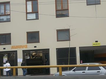 OPORTUNIDAD COMERCIAL MUY BUENA UBICACIÓN