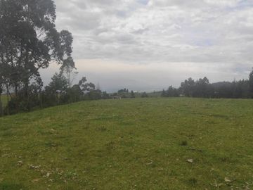 Amplia Hacienda de 18 Has en Venta Sector Via Pintag