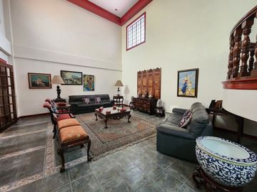 CDN - FOR SALE: 5 Bedroom House and Lot in UP Village, Diliman, Quezon City