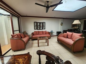 CDN - FOR SALE: 5 Bedroom House and Lot in UP Village, Diliman, Quezon City