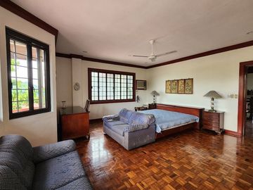 CDN - FOR SALE: 5 Bedroom House and Lot in UP Village, Diliman, Quezon City