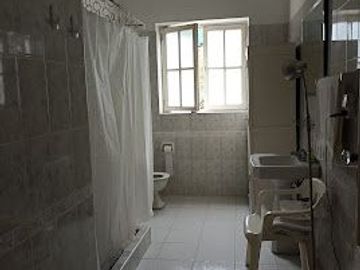 HERMOSA CASA DE 2 PISOS EN EXCELENTE ESTADO EN LA MEJOR ZONA DE SAN ISIDRO