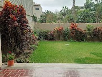 HERMOSA CASA DE 2 PISOS EN EXCELENTE ESTADO EN LA MEJOR ZONA DE SAN ISIDRO