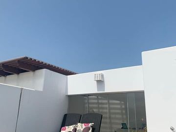 EN VENTA FORMIDABLE CASA DE PLAYA EQUIPADA Y AMOBLADA CON EXCELENTE DISTRIBUCIÓN EN CLUB PUERTO NUEVO (KM 70.5 PANAMERICANA SUR)