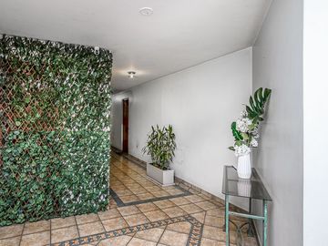 VENTA DE DEPARTAMENTO CON AMPLIA TERRAZA EN URB. VALLE HERMOSO  - SURCO